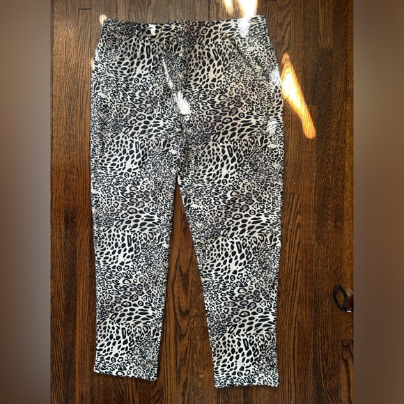 Natori Cheetah Lounge Pant - Picture 5 of 14